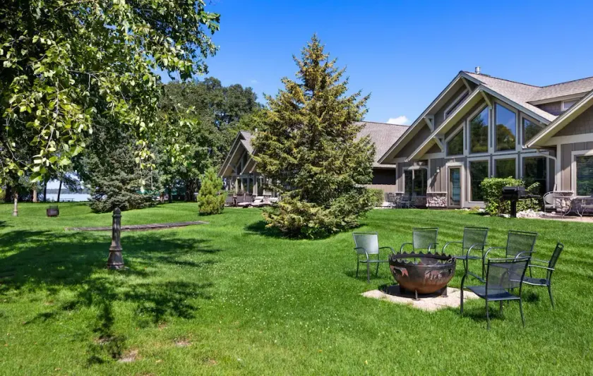 Interlachen 3BR Townhome | Beach Access & Pontoon Rentals - Image 1