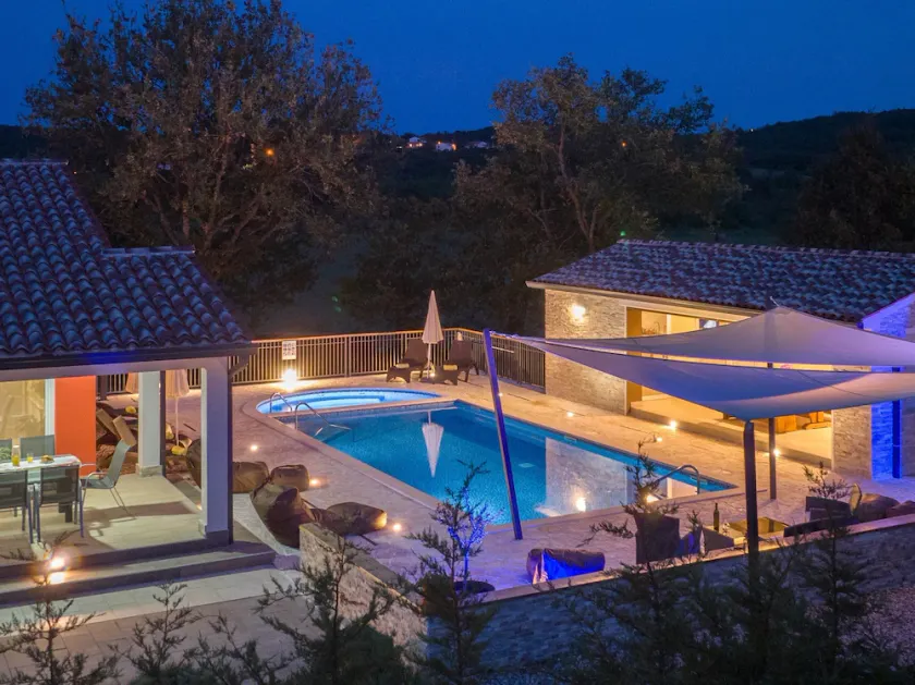 Villa Natalli - 50m2 Pool, Whirlpool, Poolhaus/Grill mit Außen TV, großen Garten - Image 1