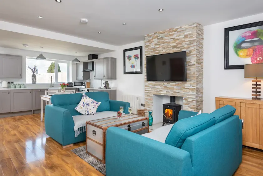 Stunning 1-bed Cottage Near Carlisle With Hot tub - Image 1