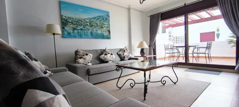 2 bedroom, 3 beds, 2 bathroom apartment, pool, parking, Puerto Banús, Marbella. - Image 1