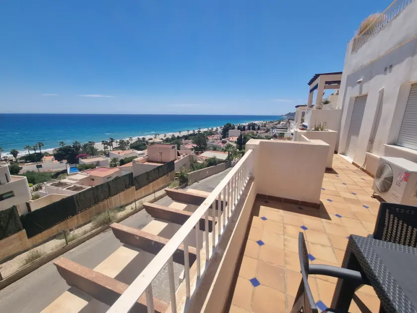 Apartment with spectacular views only 150m from the Beach with WIFI and parking - Image 1