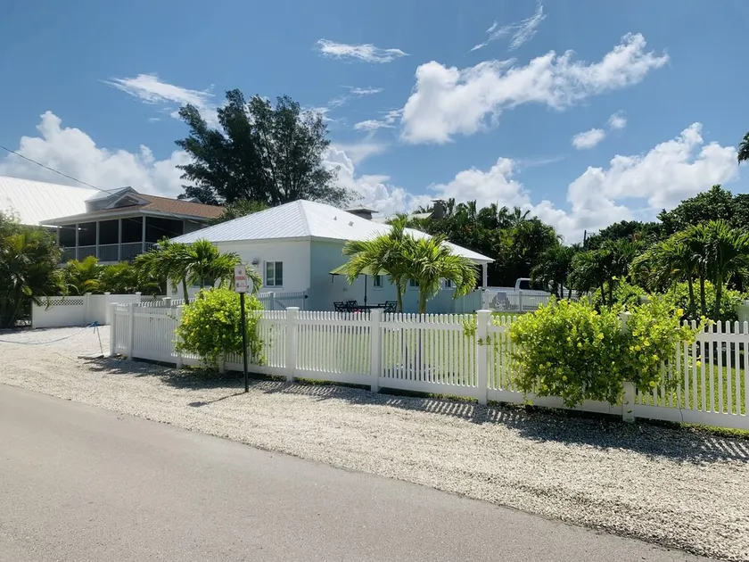 Bean Point Beach Cottage Anna Maria - Image 1