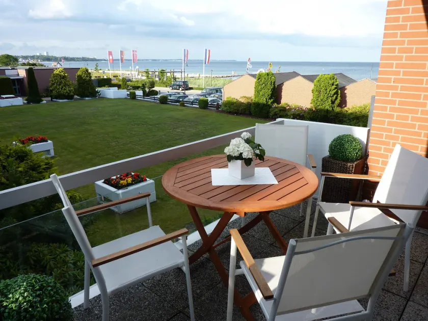 Dream apartment with ocean views on the first row, featuring underground parking - Image 1