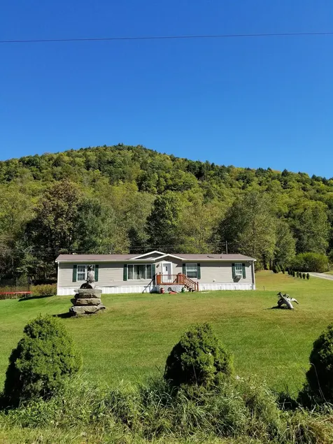 Catskills Modern Comfort Home Mountainous Backdrop - Image 1