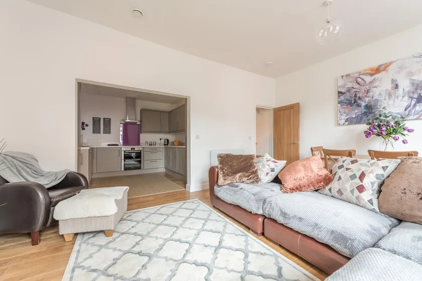 Elegant Central Henley Apartment - Image 1