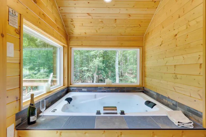 Spelrum, biljardbord, jacuzzi, öppen spis, gratis ridning, skidåkning, öppen spis - Image 1