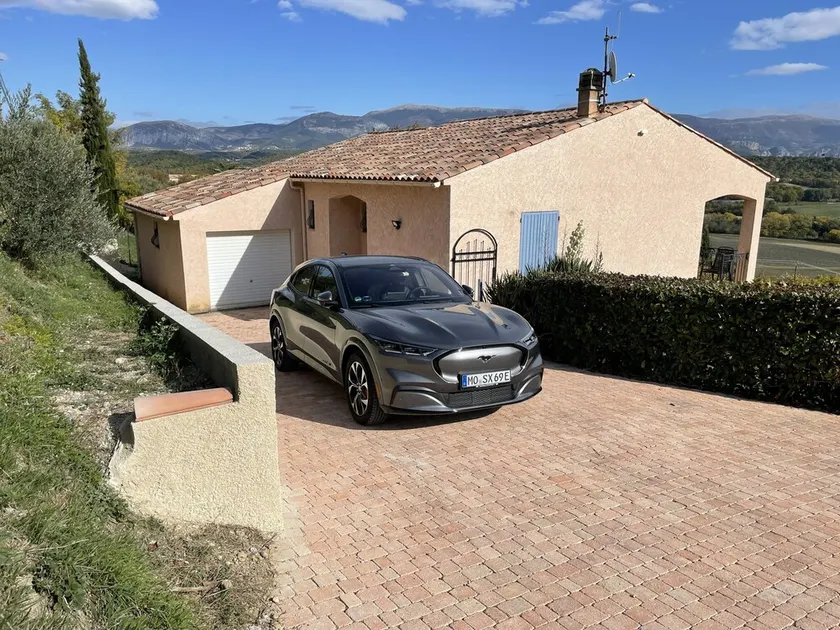 casa vacanze indipendente in una posizione tranquilla e possibilmente moto affitto - Image 1