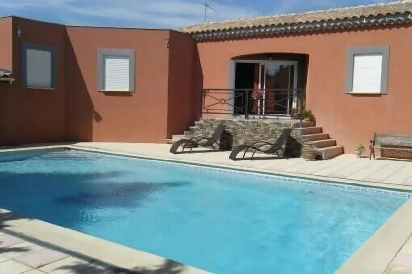 Villa med pool, nära Avignon, för 6 personer, perfekt familjesemester - Image 1