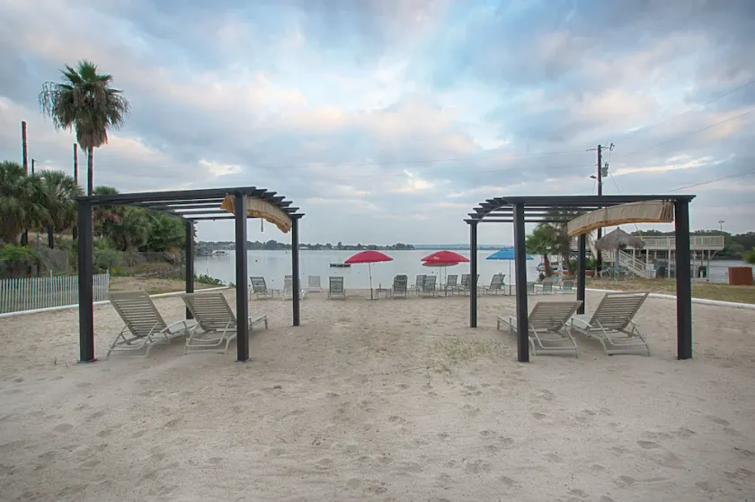 Fly till stranden av Lake LBJ - Ny Listning! - Image 1