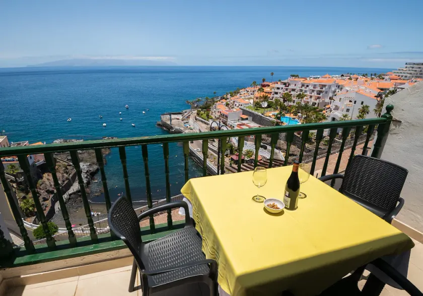 300 - Apartamento con Vistas al mar - Image 1