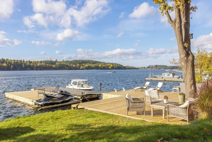 A private estate of four houses on a car-free island - Image 1