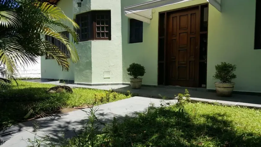 Rent for new year house with 5 suites - Image 1