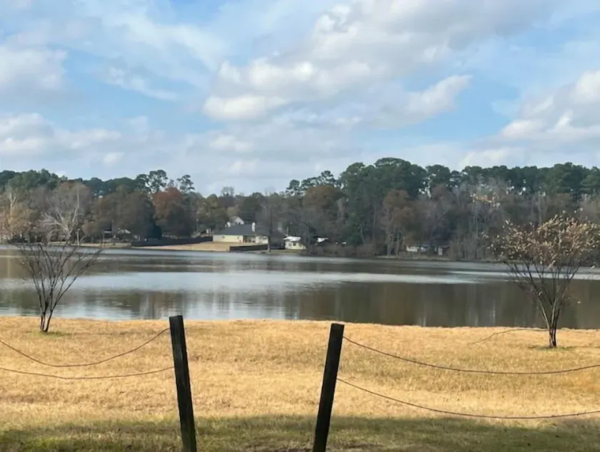 Spacious 5BR near Lake Conroe - Image 1