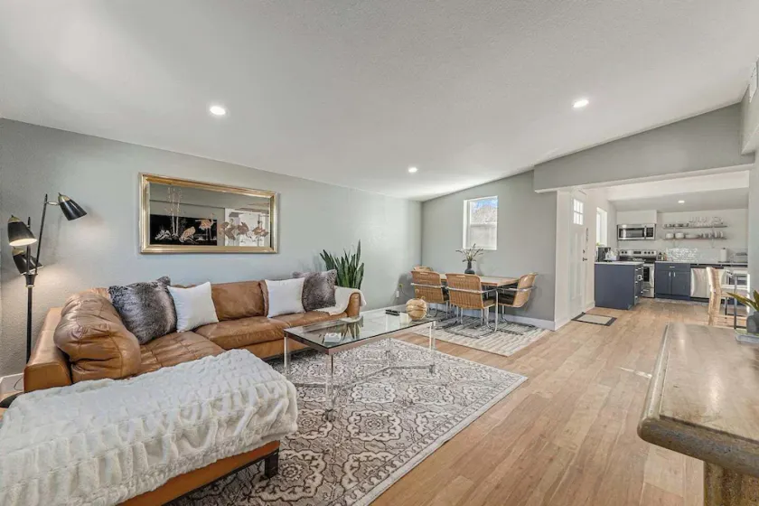 Tennyson Boho Stay • Fenced Yard • Pet-Friendly - Image 1