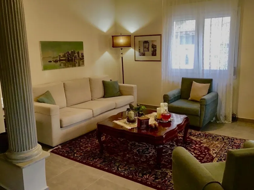 Newly renovated 3 bedroom home with easy parking in volos - Image 1