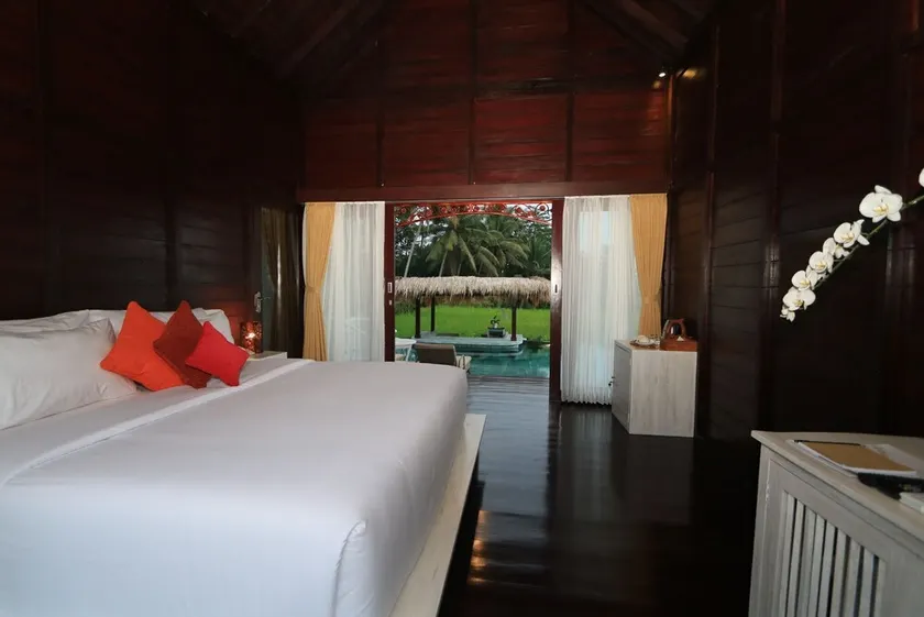 Great location, FREE breakfast - Image 1