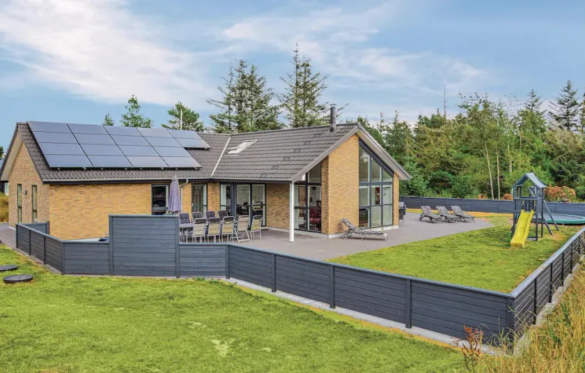 Cozy Holiday Home in Blavand With Swimming Pool - Image 1