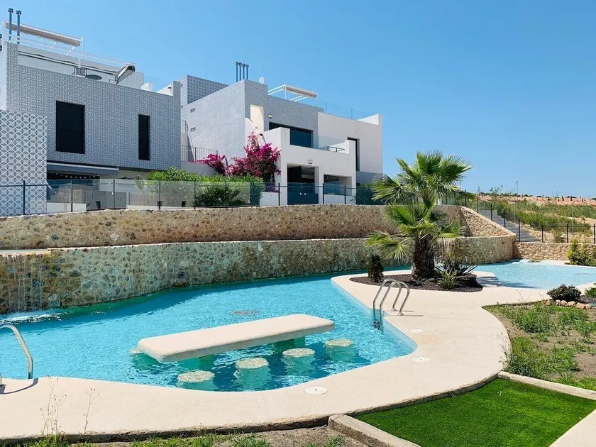 Moderne lejlighed i San Miguel De Salinas, på Costa Blanca, Spanien  med fælles pool med plads til 6 personer - Image 1
