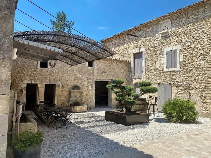 Mas de Ménerbes climatisé, pétanque, piscine & jardin clôturé. Animaux acceptés. - Image 1
