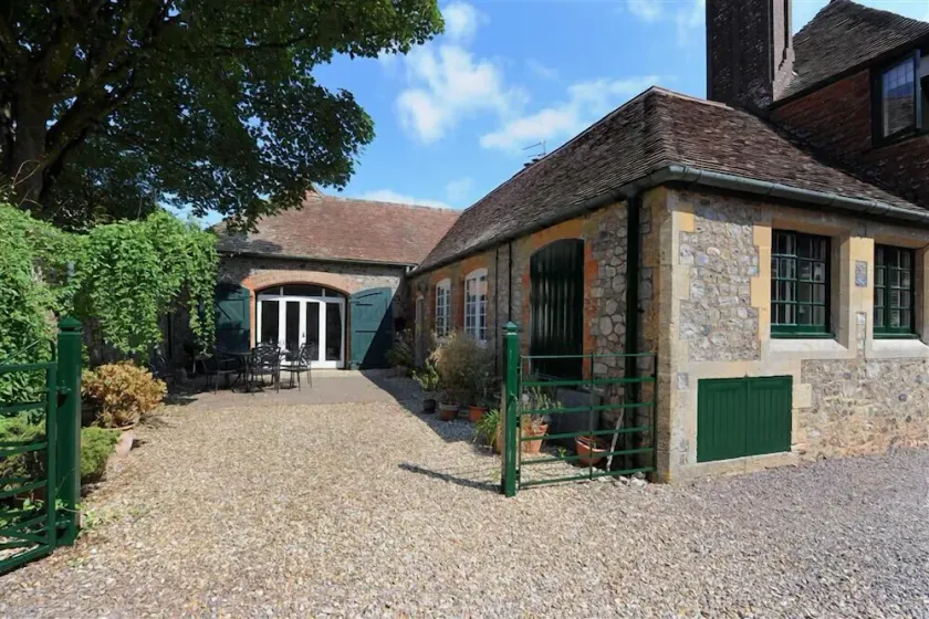 THE FORGE, pet friendly, luxury holiday cottage in Lyme Regis - Image 1