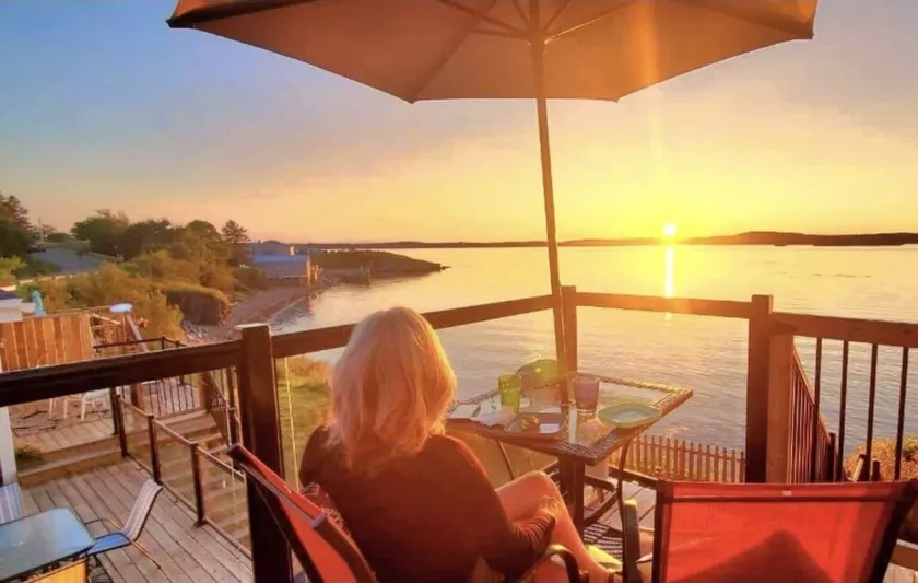 Oceanfront Sunset Suite apartment in Wilson’s Beach Campobello Island - Image 1