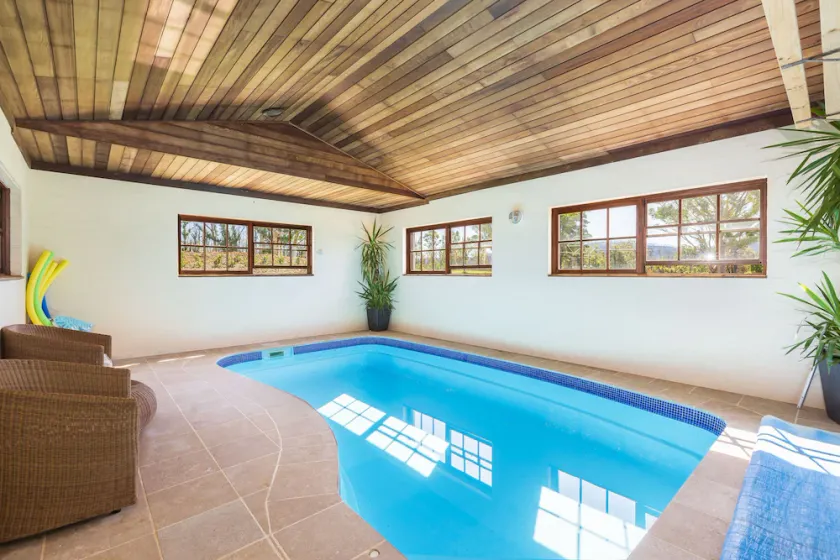 Wahroonga - A beautiful country escape on 10 acres, views, pool, pet friendly. - Image 1