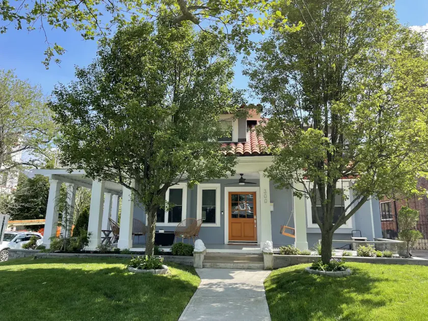 Newly Renovated Beach House!  2 Blocks To The Beach! - Image 1