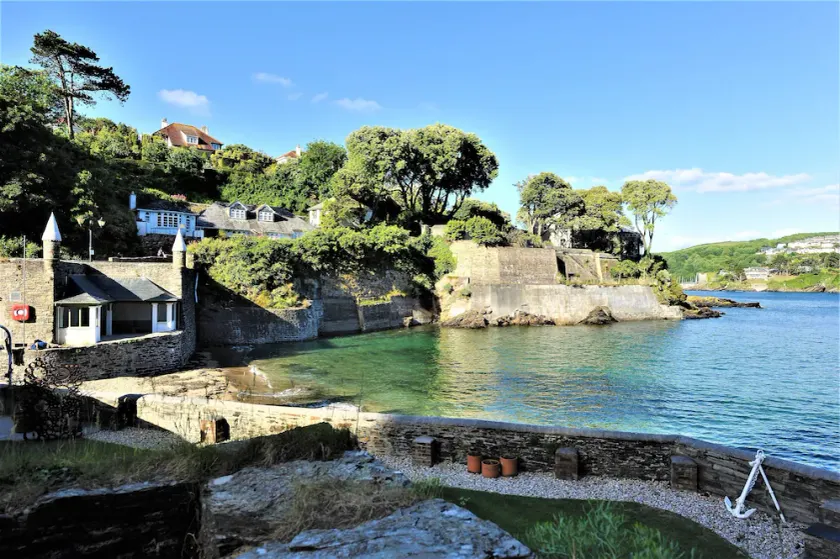 Seaweed Cottage en Fowey con vistas a la playa con jardín y plaza de aparcamiento. - Image 1