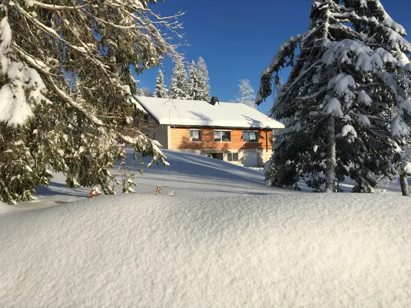3 * 85 m2 uafhængige lejligheder i moderne hus med privat garage - Image 1