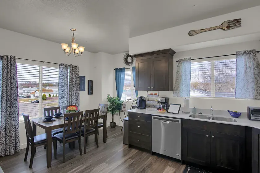 ✔️Fabulous Luxury Apt ✔️ Fast WiFi ✔️ 4KHDTV ✈ Hill AFB - Image 1