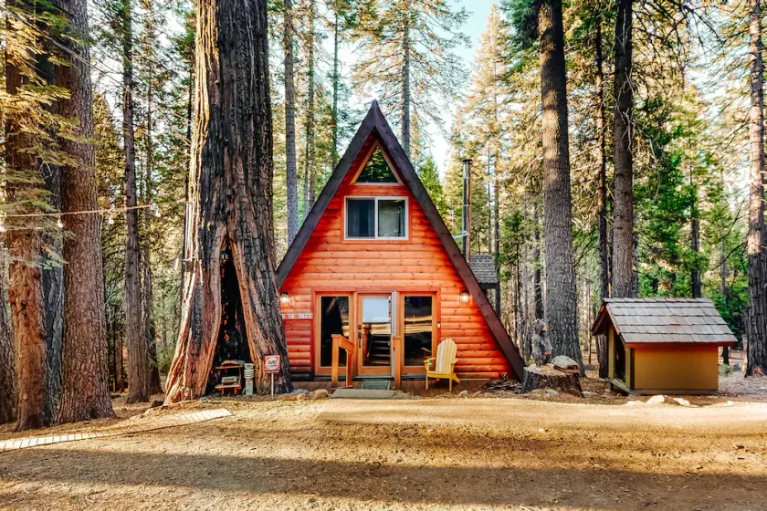 Stylish A-frame cabin with full kitchen, loft & spacious deck - dog-friendly - Image 1