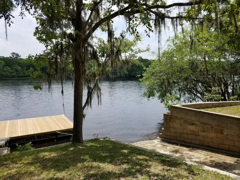 Suwannee River Bungalow - Image 1