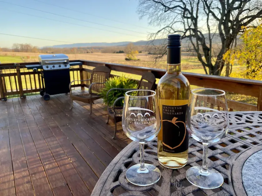 5-Minute Walk to Winery & Battlefield 1-Acre Wine Weekend Getaway w/ Fire Pit - Image 1