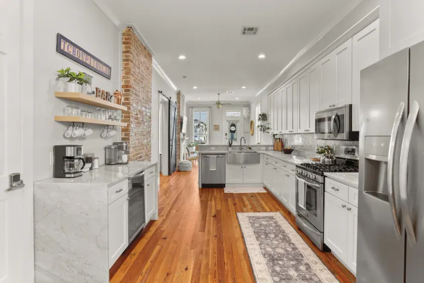 Beautiful 3bed 2Ba Home in Uptown New Orleans! Close to Magazine St/Universities - Image 1