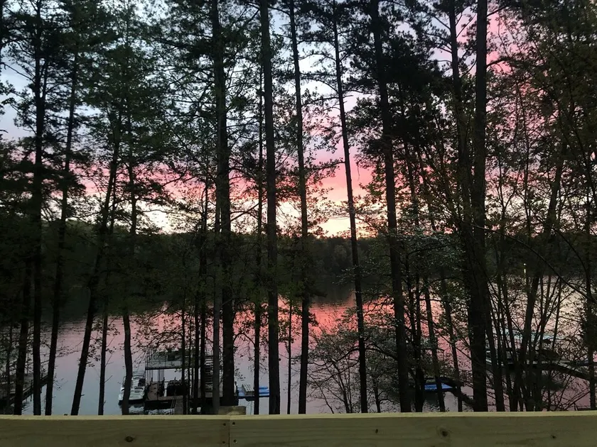 Cozy Pet Friendly Cottage, 2 story Deep Water Dock - bring your boat! - Image 1