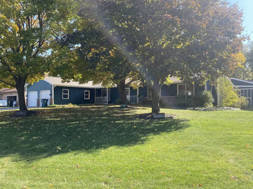 Laketown Landing von Laketown Township, Holland, West Michigan - Image 1