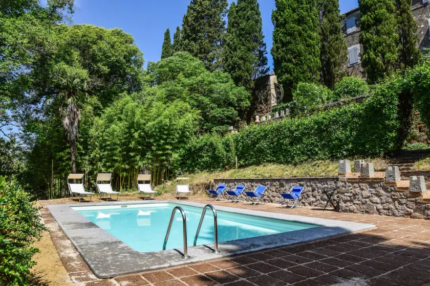 Renovated manor with private garden, private pool and air conditioning - Image 1