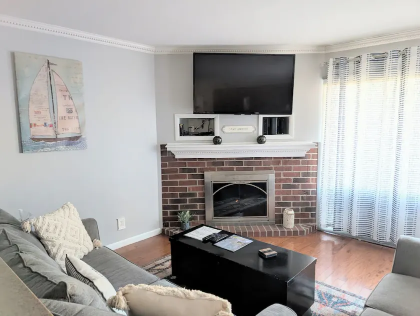 Quaint, quiet condo minutes from Lake Geneva - Image 1