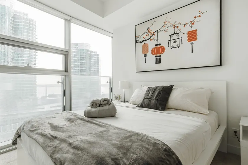 2 BDR Downtown - FREE PARKING - Lake View - Image 1