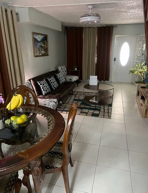 BridgeView Townhouse 20 mins from Hellshire Beach - Image 1