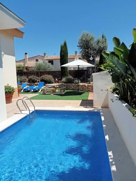 Villa for 8 people with private pool and very close to the beach - Image 1