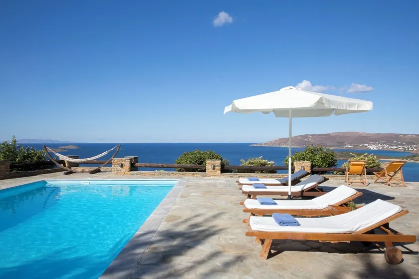 Superior seafront retreat with private pool, garden and exceptional sunset views - Image 1