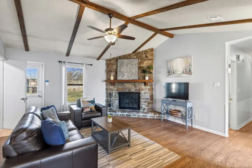 Double Diamond Rentals - Cozy Home for Travelers - Image 1