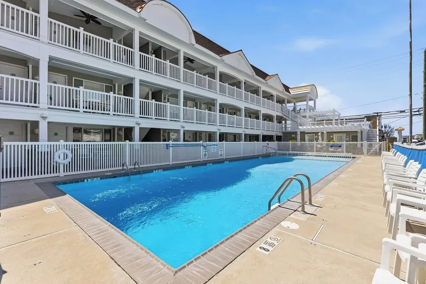 This BEACH BLOCK adorable condo at the Ocean View is one of Avalon's perfect places to get-a-way - Image 1