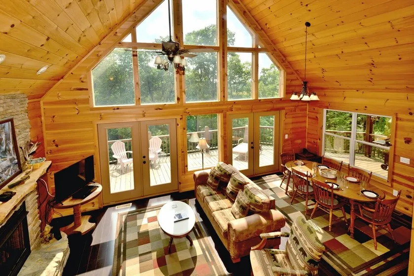 Large Deck & Mountain Views! Starlink Wi-Fi & Discounts! - Image 1