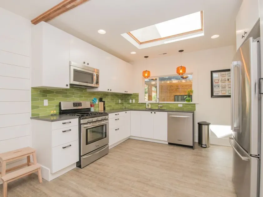 Hot & Chic Mississippi District -Fresh, Bright & Modern Bungalow - Image 1