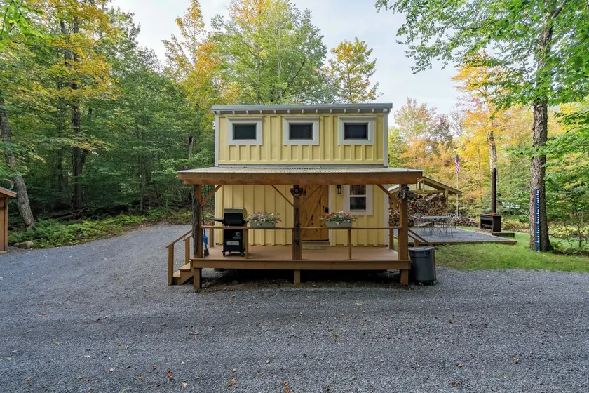 Cozy Adirondack Cottage for Two - Image 1