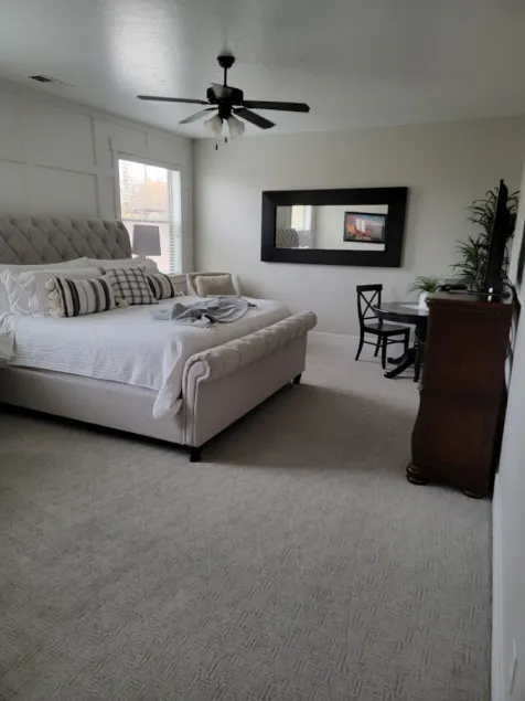 Cottonwood Crossing Retreat 7 King Bedrooms, SLEEPS 36   PARKING GALORE - Image 1