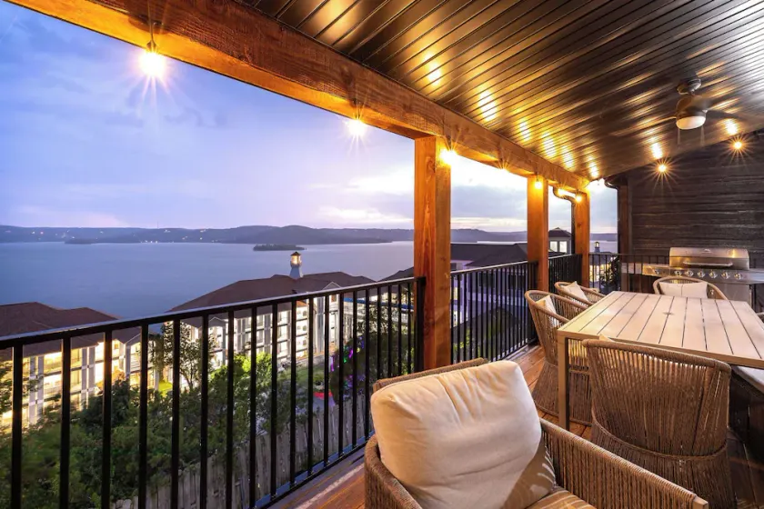 Outdoor/ Indoor Pool, Private Hot tub, Game Room - Image 1