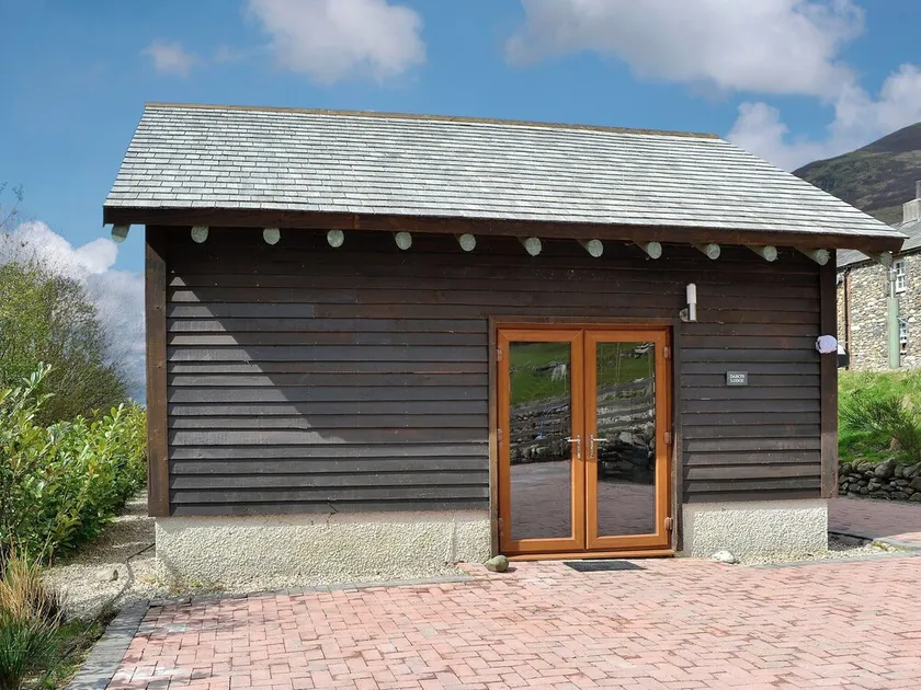 Darci's Lodge - UK1297 - Image 1
